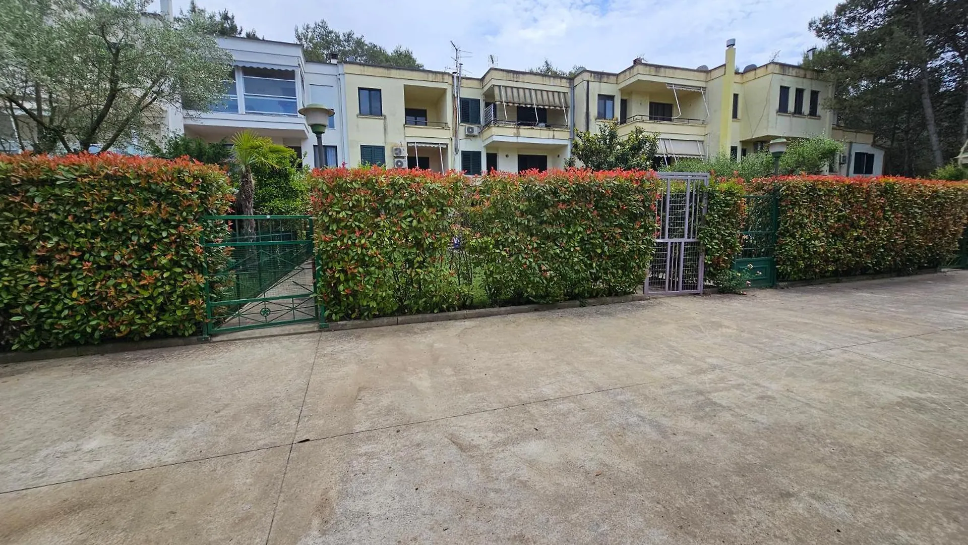 Molla Garden Apartment Golem